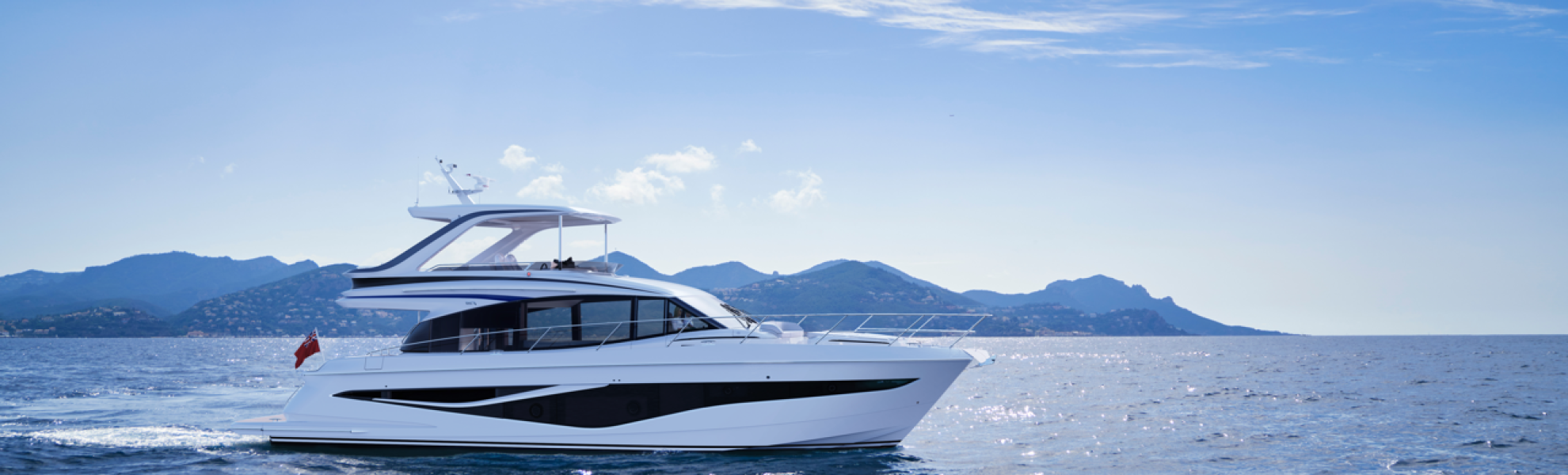 Le dernier modèle de la gamme Flybridge, le tout nouveau Princess F58 !