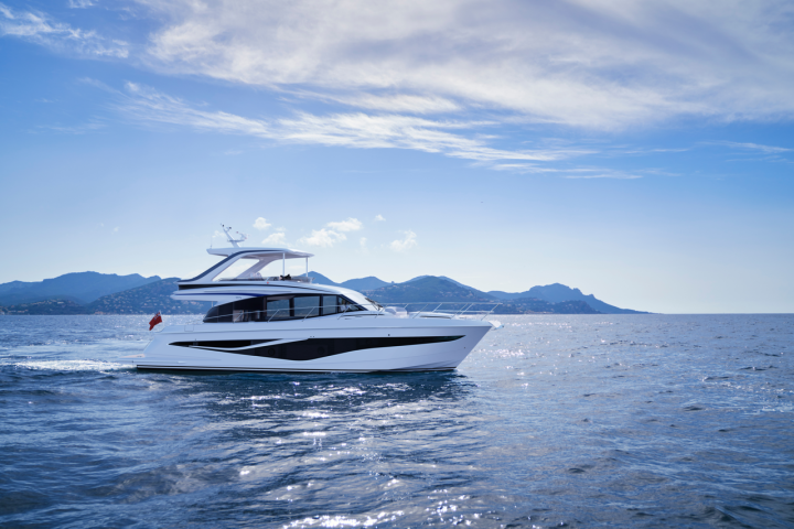 Le dernier modèle de la gamme Flybridge, le tout nouveau Princess F58 !